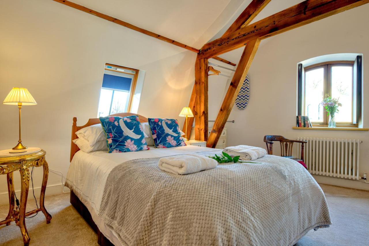 Central Studio Suite - Modern Stay With Free Wifi Стамфорд Экстерьер фото