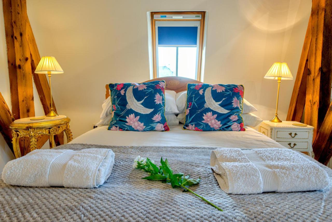 Central Studio Suite - Modern Stay With Free Wifi Стамфорд Экстерьер фото